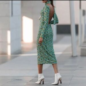 Zara Dress Women's sz Medium Green Blue Floral Open Back Scarf Blogger Favorite